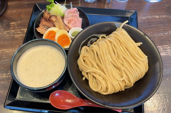 「特製 鶏とろみつけ麺 大盛ver.」@麺屋甚八 飾磨店の写真