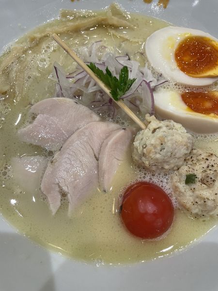 「濃厚鶏白湯」@ら～めん きんとうんの写真
