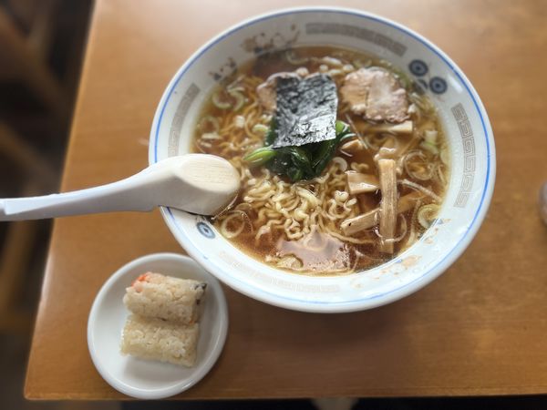 「支那そば＋サービスたわらむすび　650円」@支那そば びぜん亭の写真