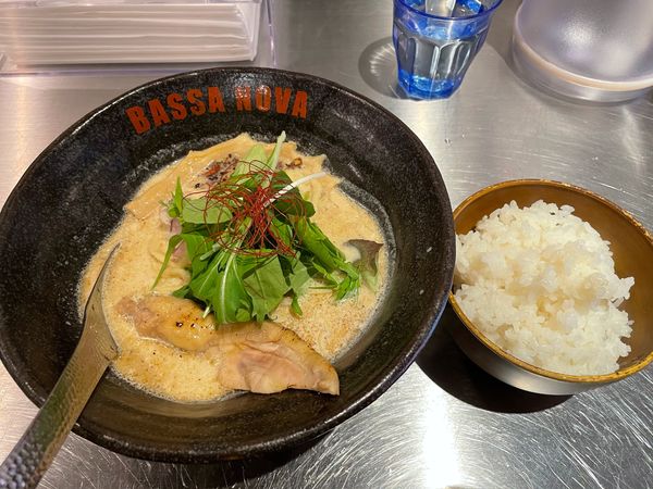 「グリーンカレーソバ、ライス」@BASSA NOVA 原宿店の写真