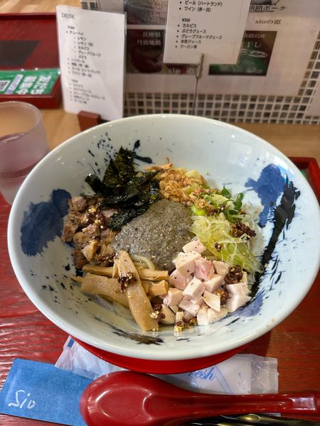 「限定　ニボ玉まぜそば」@らぁ麺専門 sioの恵の写真