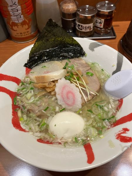 「あっさり特製塩らーめん」@函館麺厨房 あじさい 東京ラーメンストリート店の写真