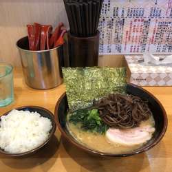 ラーメン並+キクラゲ+半ライス