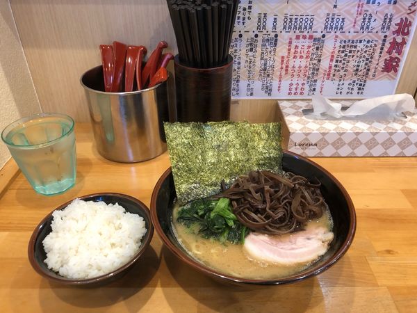 「ラーメン並+キクラゲ+半ライス」@横浜ラーメン 北村家の写真