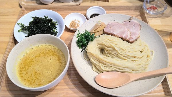「有明産高級バラ海苔つけ麺」@トリポタラーメン SUNDAYの写真