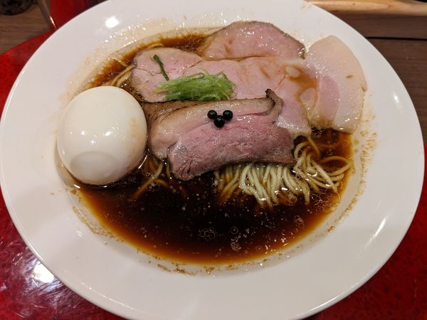 「鴨とカシスの味玉醤油RaMen」@RaMen TOMO TOKYOの写真