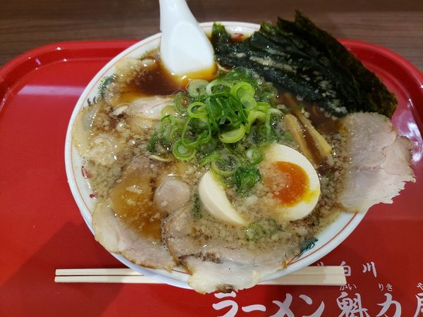 「特製醤油全部のせラーメン」@ラーメン魁力屋 ピオニウォーク東松山店の写真