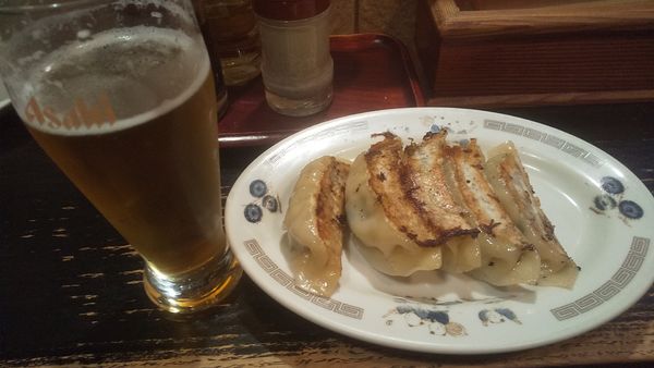 「餃子＆ビール（￥500+450）」@支那そば びぜん亭の写真