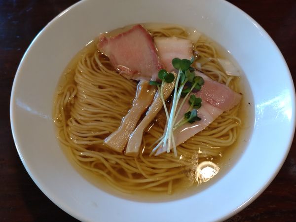 「白醤油ラーメン　８８０円」@ラーメン ニュー松戸の写真