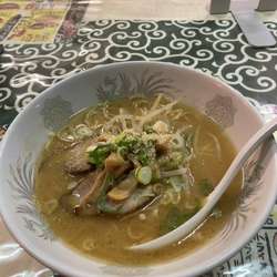 とんこつ塩+焼ギョーザ　1200円