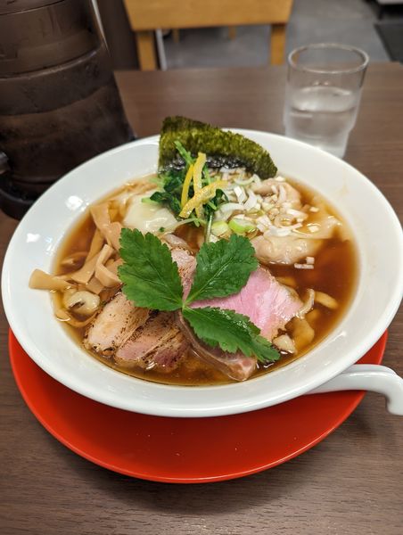 「手打ちワンタン麺(醤油)」@中華そば 麦笑 本所吾妻橋店の写真