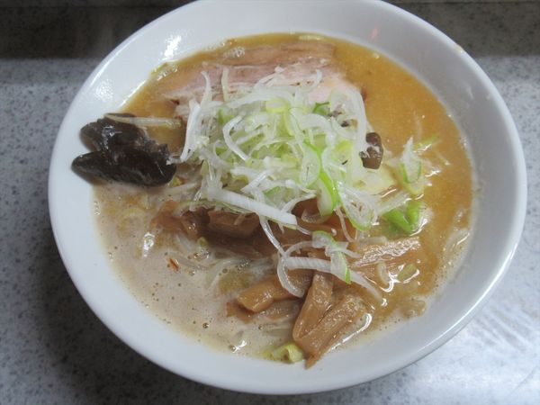 「味噌ラーメン（900円）」@鶏豚の写真