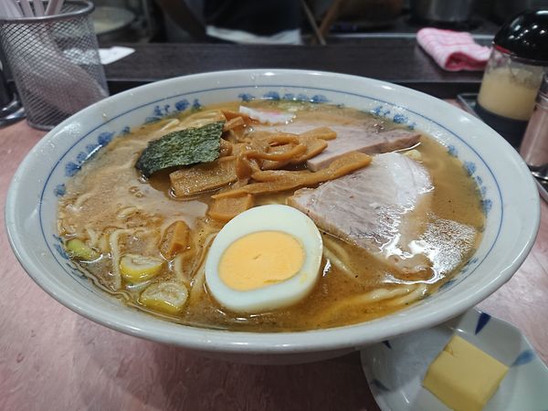 「中華そば＋しお＋バター」@所沢大勝軒の写真