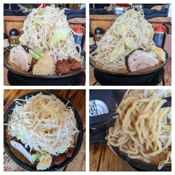 「味噌ラーメン大＋2辛＋無料野菜ちょい増し(1000g)大蒜油」@麺や豚髭の写真