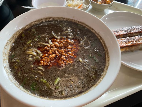 「黒ごま坦坦麺　セット」@龍高飯店 西葛西店の写真
