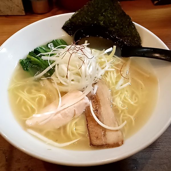 「純鶏ホタテ塩ラーメン大盛り(1,000円)」@三代目麺処 「まるは」極 船橋店の写真