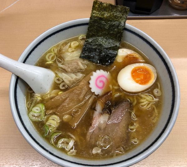 「わんたんめん煮玉子入り」@いつみ屋の写真