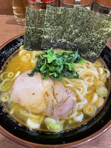 「ラーメン並」@横浜家系 まるに家の写真
