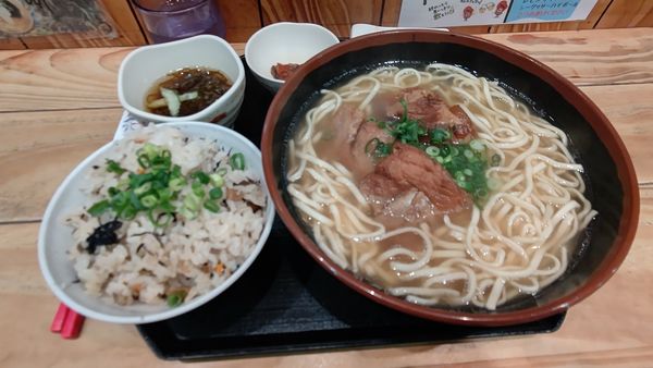 「ソーキそばセット」@琉球村 那覇空港店の写真