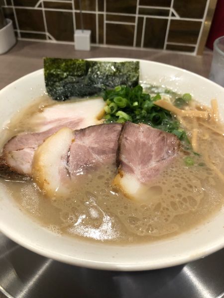 「ラーメン(850円)  生ビール(600円)」@エキトンの店 井の庄の写真