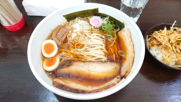「醤油ラーメン 780円 + ネギチャーシュー丼 320円」@麺屋こうきの写真