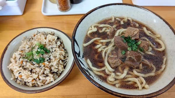 「唐人そば+じゅーしー」@沖縄そば 金太郎の写真