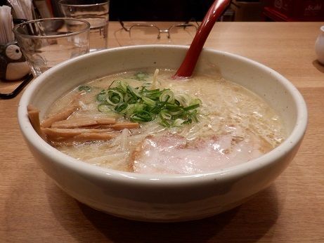 「味噌らーめん」@札幌らーめん 北の大地 新宿三丁目店の写真