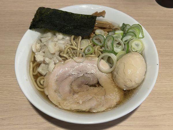 「中華そば＋玉子」@自家製麺頃場 別邸の写真