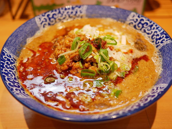 「担々麺 黒」@中華そば 虎桜の写真