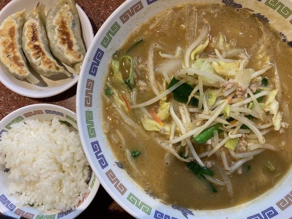 「味噌ラーメン定食 900円」@ラーメン王の写真