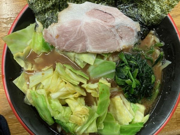 「ラーメン 780円（キャベツ+100円）」@麺家 紫極の写真