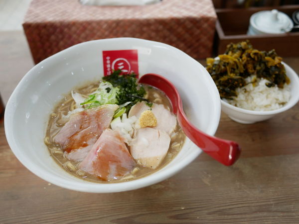 「先着ラーメン＋サービスライス」@中華盛そば ◯三亭の写真