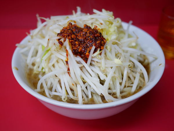 「小 ヤサイ＋辣油」@ラーメン二郎 千住大橋駅前店の写真