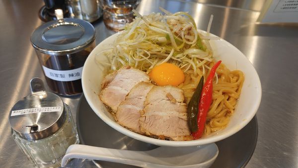 「鬼そば(中辛)・チャーシュー・ネギ ￥1,375」@中華そば赤寅の写真