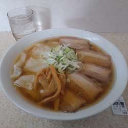 肉ワンタン大盛り　1200円