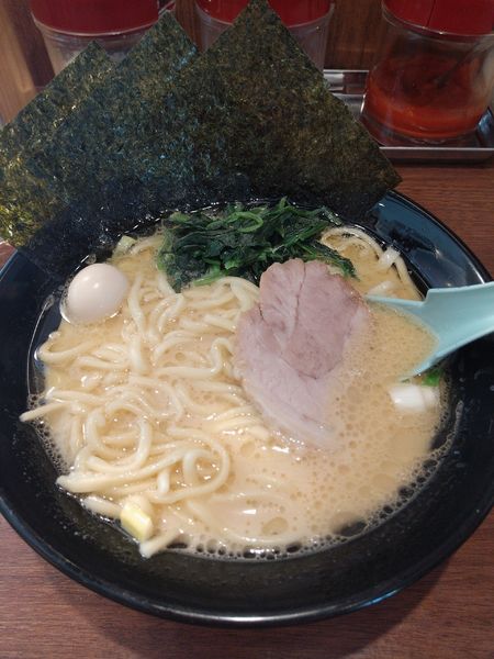 「ラーメン」@横浜家系ラーメン 極味家 北浦和駅前店の写真