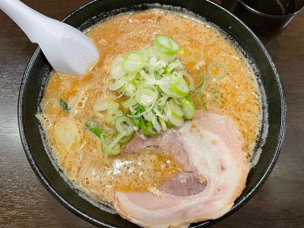 「味噌らーめん　油少なめ　半麺　850」@こってりらーめん せきやけ 水道橋店の写真