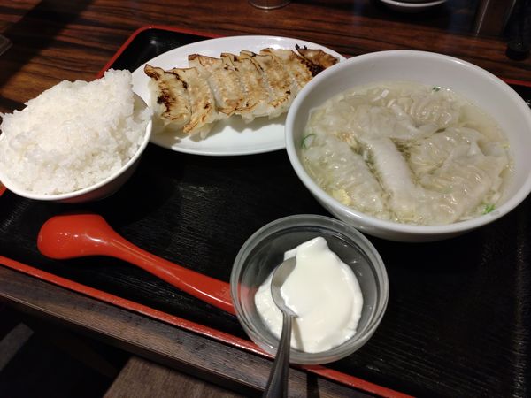 「ミンミンセット（焼餃子＋水餃子）　８３０円　※」@元祖餃子舗 珉珉 大手町店の写真