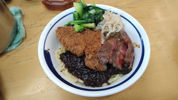 「【3月限定】ジャージャー風八丁味噌󠄀掛け②③シェア」@MENYA 食い味の道有楽の写真