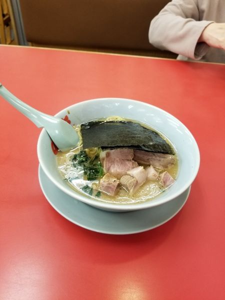 「醤油チャーシュー麺」@山岡家 山梨甲斐店の写真
