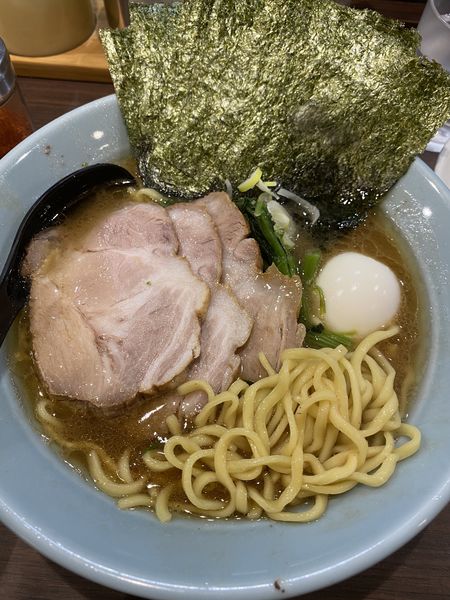 「らーめん全部入り+半ライス 1100+50」@横浜家系らーめん侍 渋谷本店の写真