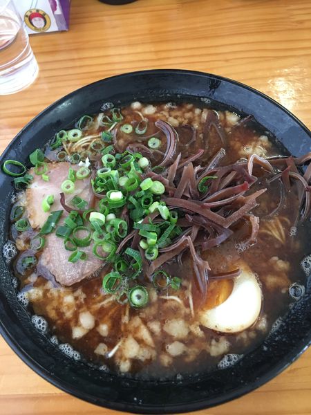 「魚粉豚骨ラーメン(こってり) 950円　替玉 100円」@豚骨ラーメン 新井商店の写真