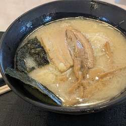 三芳とんこつラーメン（820円）