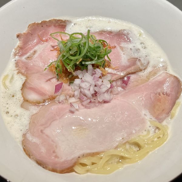 「地鶏白湯らぁ麺」@Ramen Afro Beatsの写真