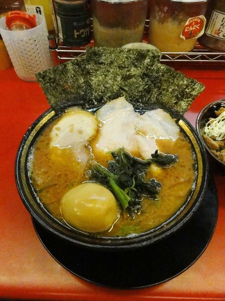「ラーメン800円硬薄バラ50円」@柏 王道家の写真