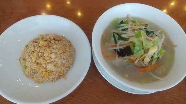 「たっぷり野菜海の幸塩味そば880円」@チャイナテーブルの写真