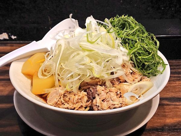 「鮮魚の煮付けの和えそば」@稲荷屋の写真