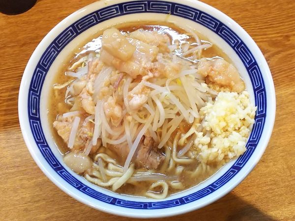 「ラーメン　ニンニクアブラマシ　850円」@ラーメン そうそうの写真