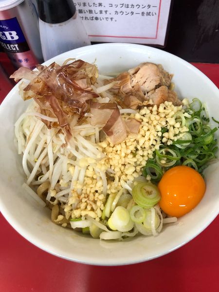 「まぜそば少なめ」@用心棒 本号の写真