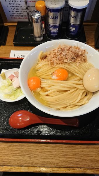 「味玉TKM(かつお)+中盛り+生卵(あかひご)」@鎌ヶ谷 製麺堂てつの写真